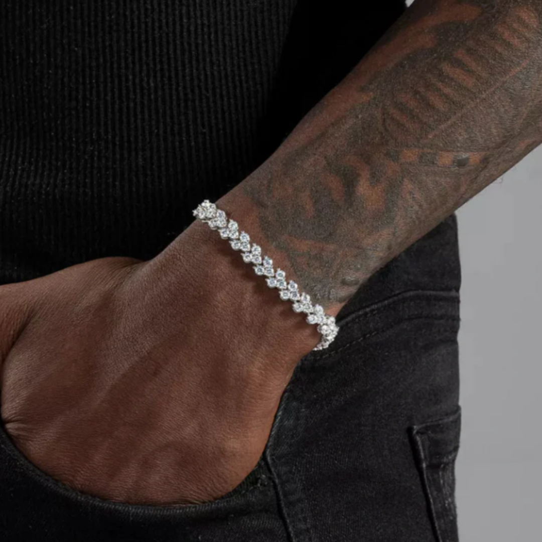 MOISSANITE HEART LINK BRACELET