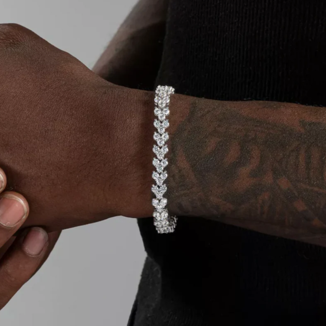 MOISSANITE HEART LINK BRACELET