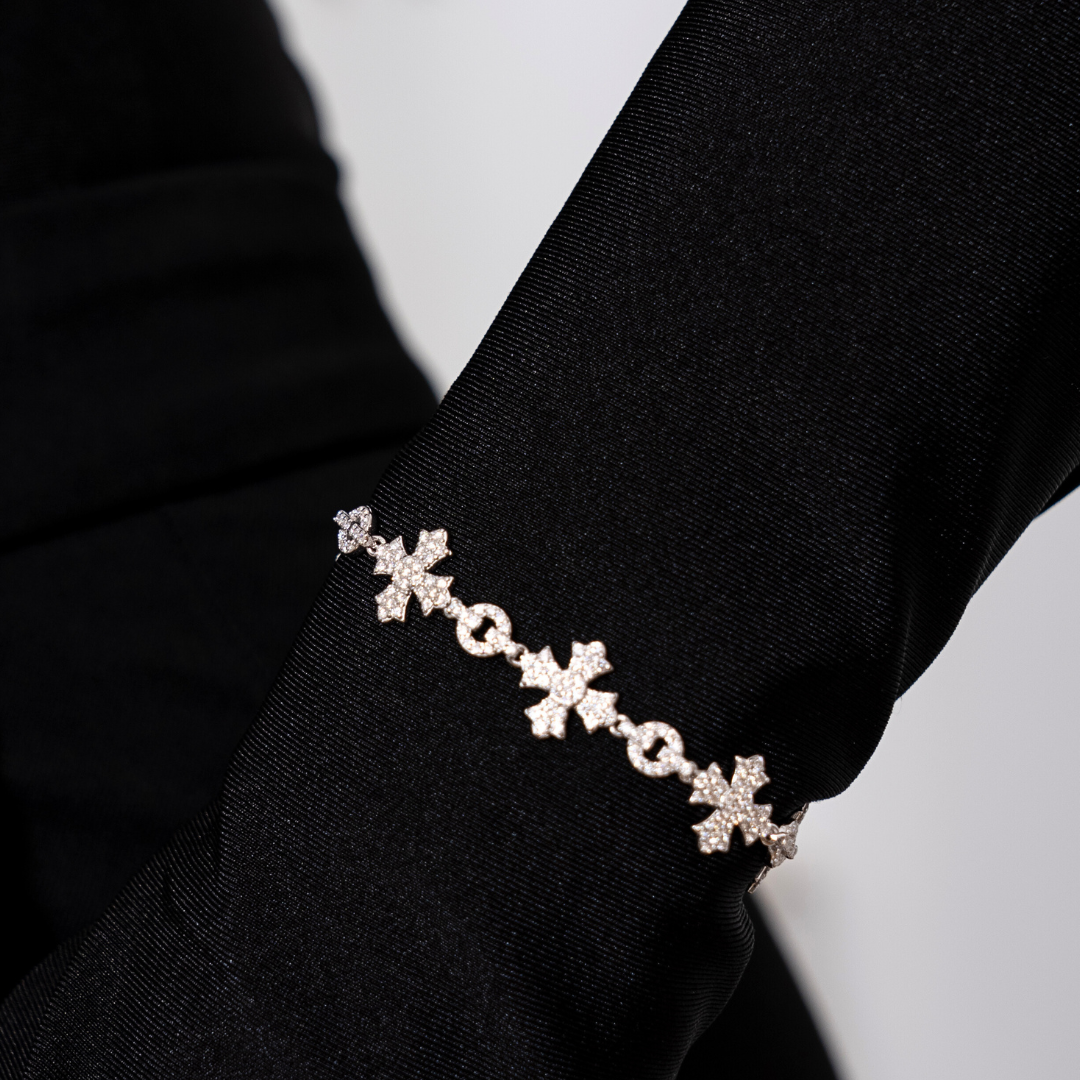 La Croix Lumière Chain