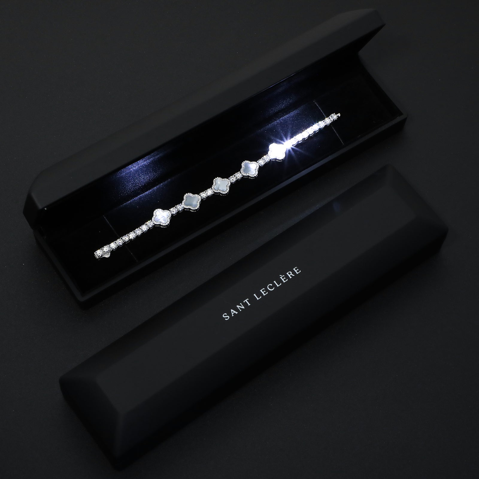 MOISSANITE PEARL CLOVER TENNIS BRACELET - WHITE GOLD 4MM - Sant Leclère