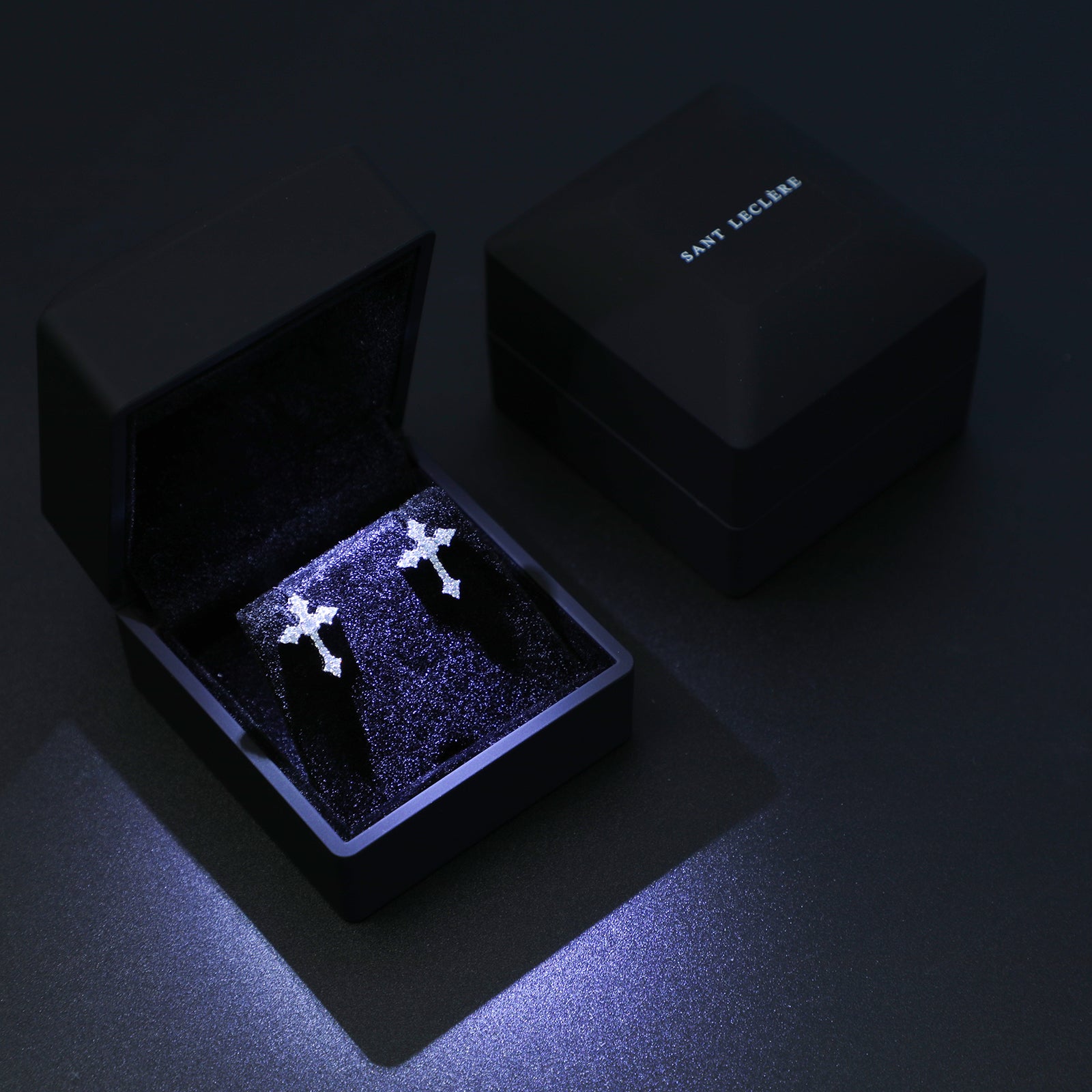 MOISSANITE CROSS EARRINGS - WHITE GOLD - Sant Leclère
