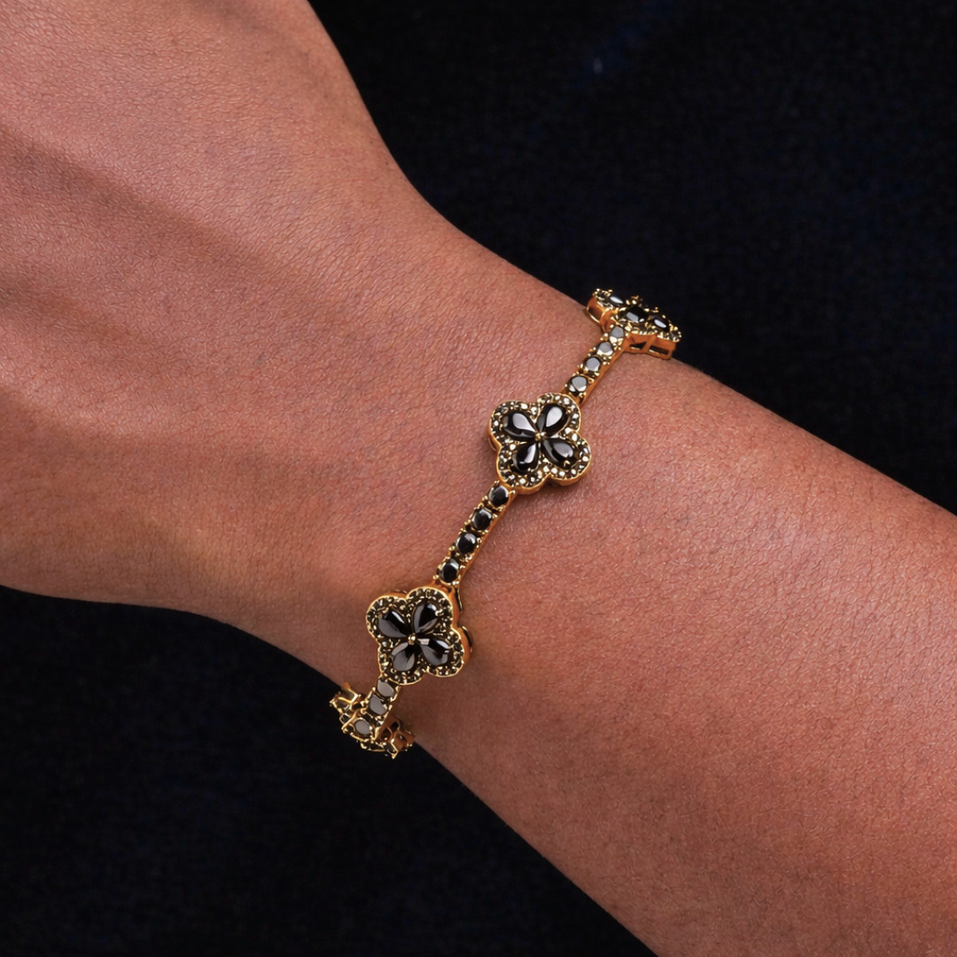 Maison Clover Noir Suprême Bracelet