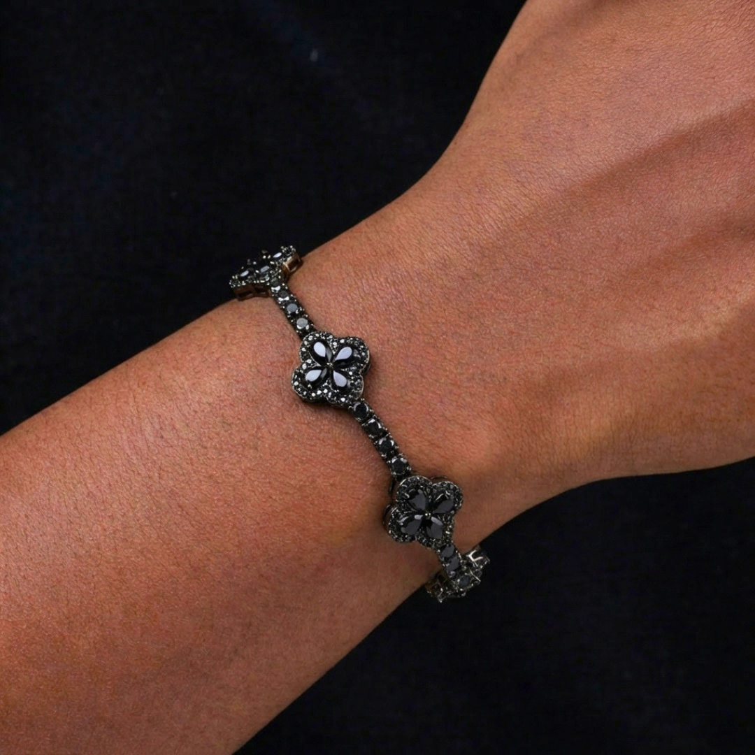 Maison Clover Noir Suprême Bracelet