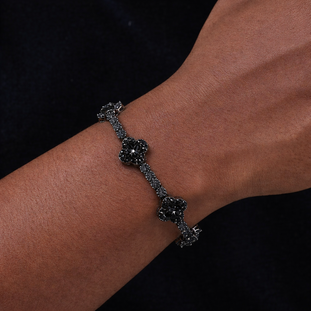 Maison Clover Noir Suprême Bracelet