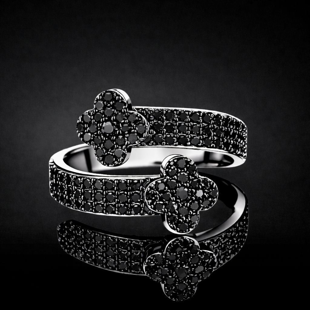 Maison Clover Noir Ring