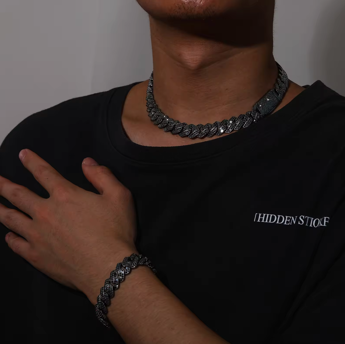 BLACK MOISSANITE DIAMOND CUBAN LINK CHAIN - Sant Leclère