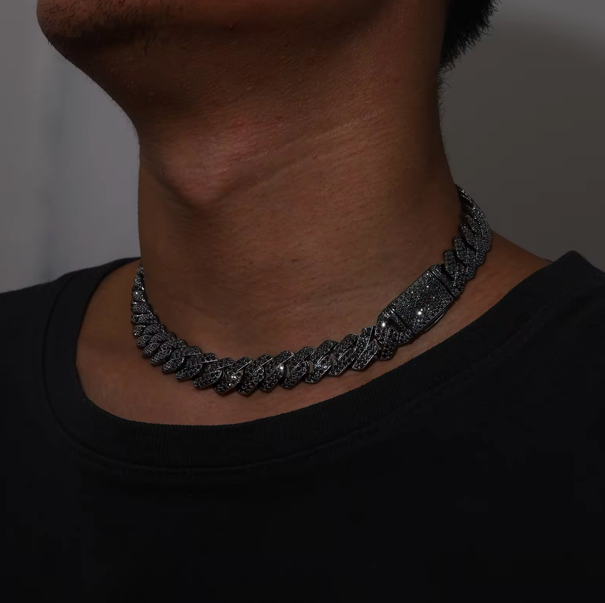 BLACK MOISSANITE DIAMOND CUBAN LINK CHAIN - Sant Leclère