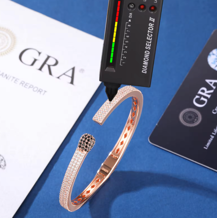MOISSANITE CUFF FLAME BANGLE - 5MM ROSE GOLD - Sant Leclère
