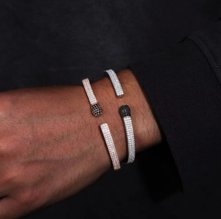 MOISSANITE CUFF FLAME BANGLE - 5MM WHITE GOLD - Sant Leclère