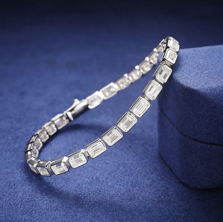 MOISSANITE BIG BAGUETTES BRACELET - WHITE GOLD - Sant Leclère