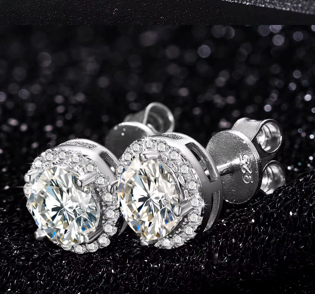 MOISSANITE DIAMOND HALO STUD EARRINGS - WHITE GOLD - Sant Leclère