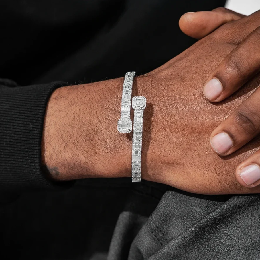 MOISSANITE BAGUETTE BANGLE BRACELET - WHITE GOLD