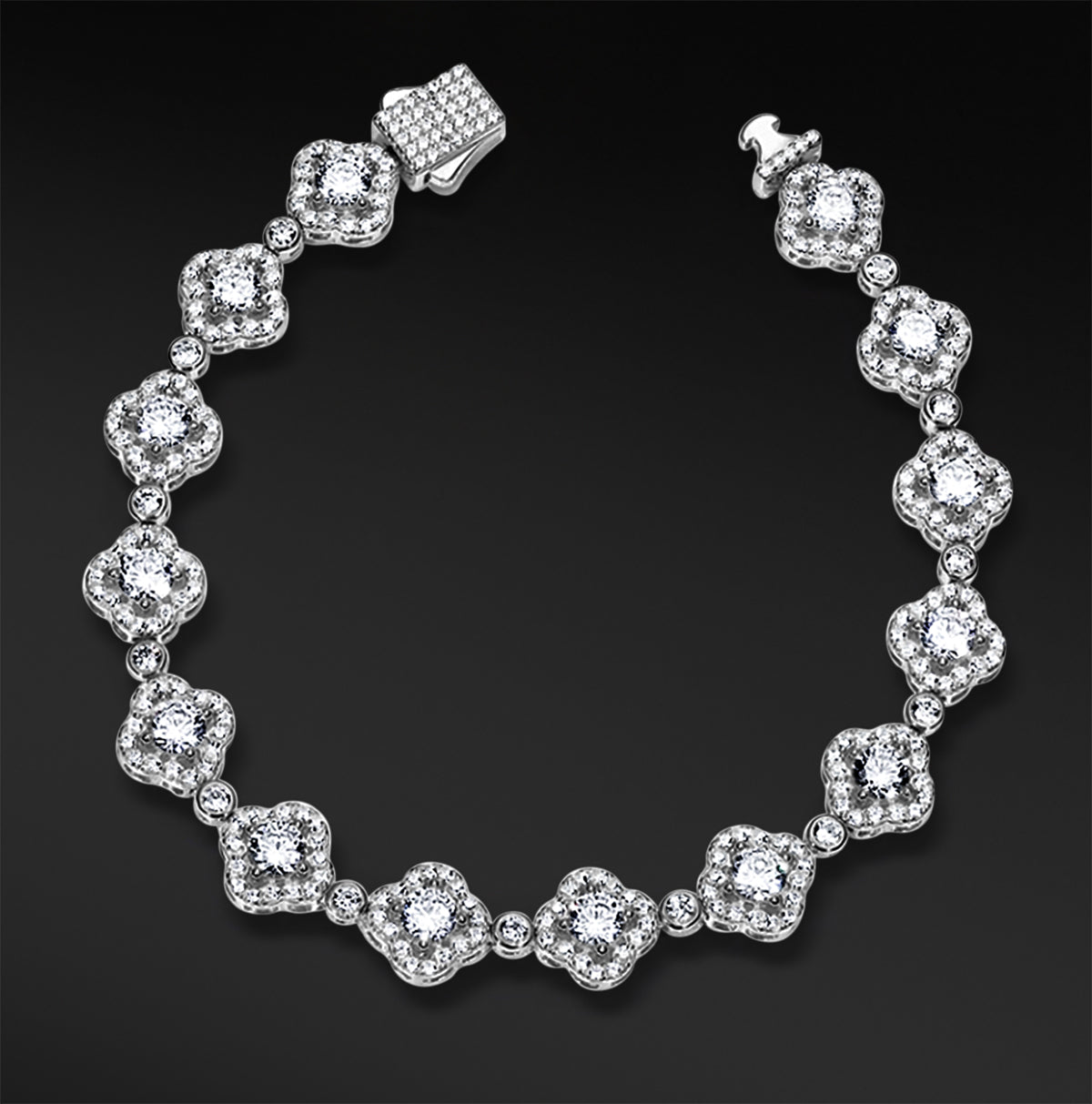 MOISSANITE CLOVER DIAMOND BRACELET