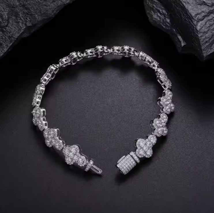 MOISSANITE CLOVER CROSS BRACELET