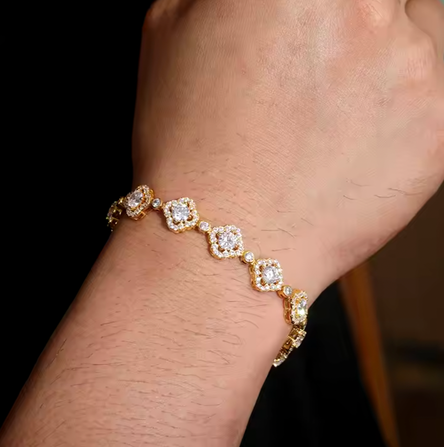 MOISSANITE CLOVER DIAMOND BRACELET