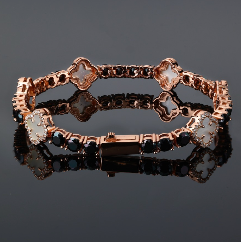 ROSÉ CLOVER BRACELET