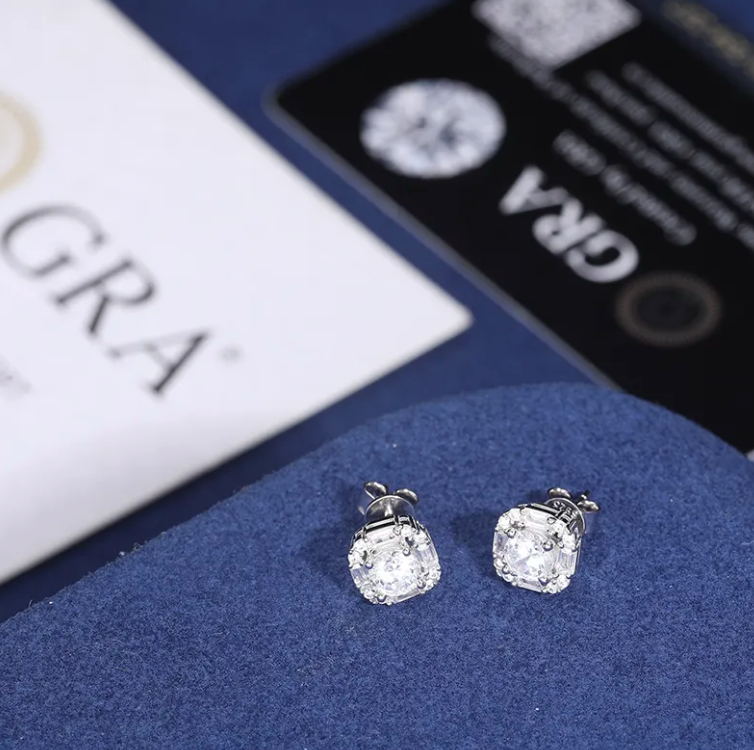 MOISSANITE GEOMETRIC STUD EARRINGS - WHITE GOLD - Sant Leclère
