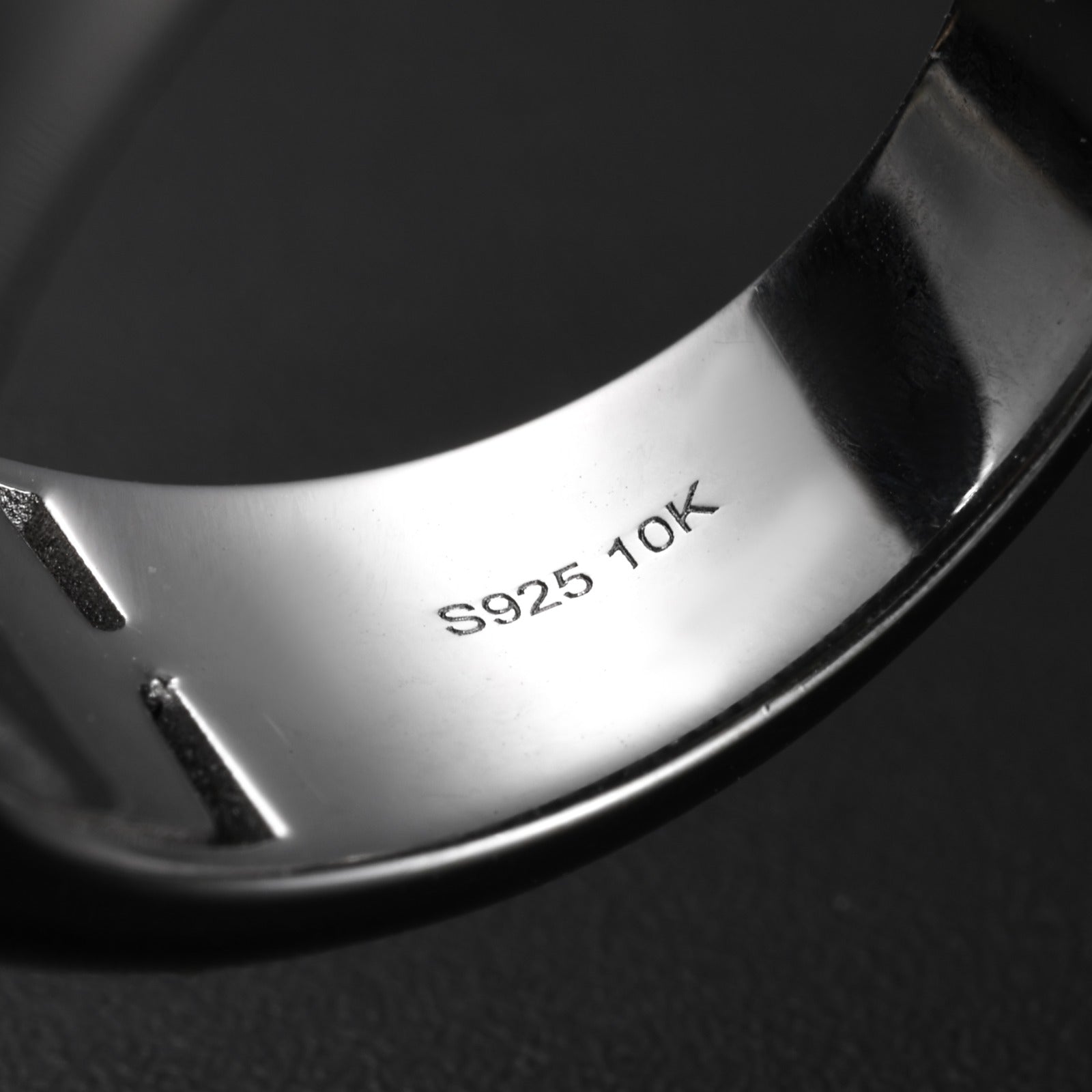 SIGNATURE CUSTOM ENGRAVE RING