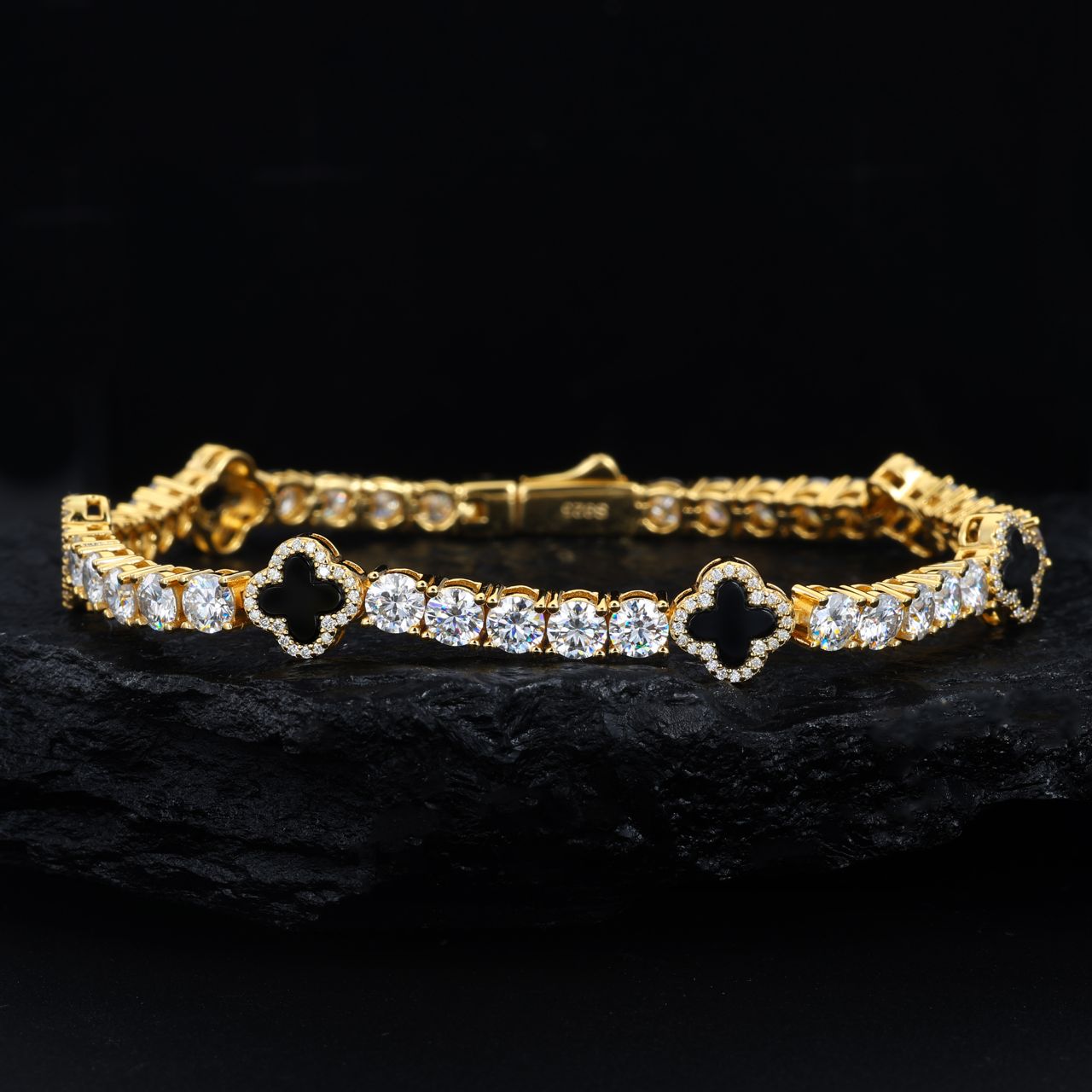 Maison Clover Gold Bracelet