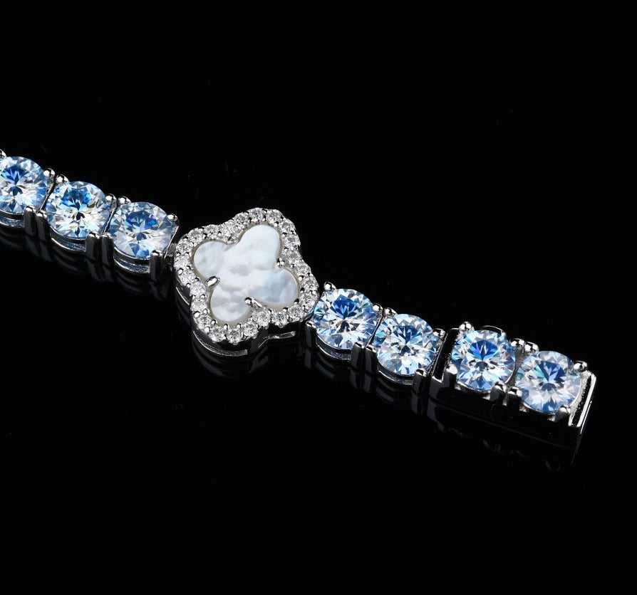 Arctic Bleu Motif Bracelet