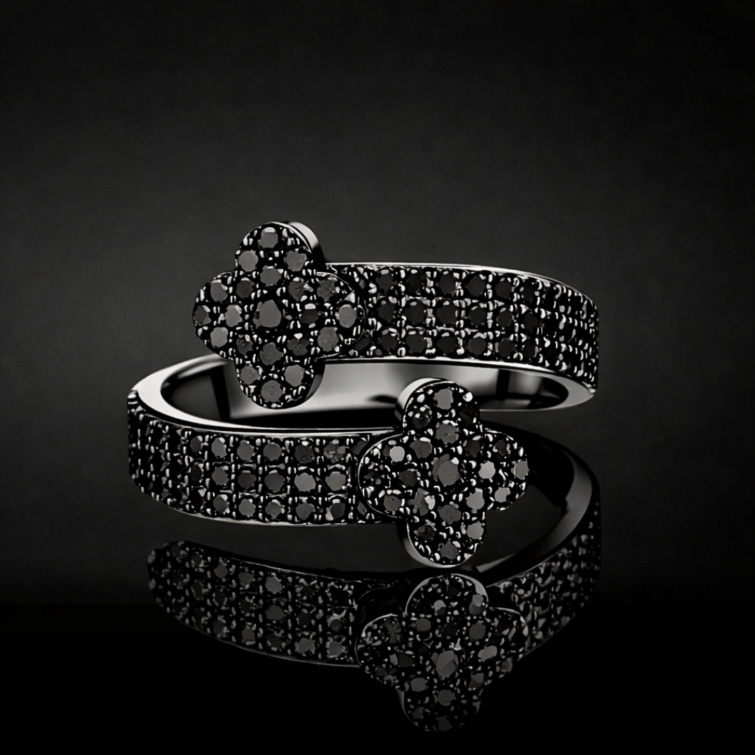 Maison Clover Noir Ring