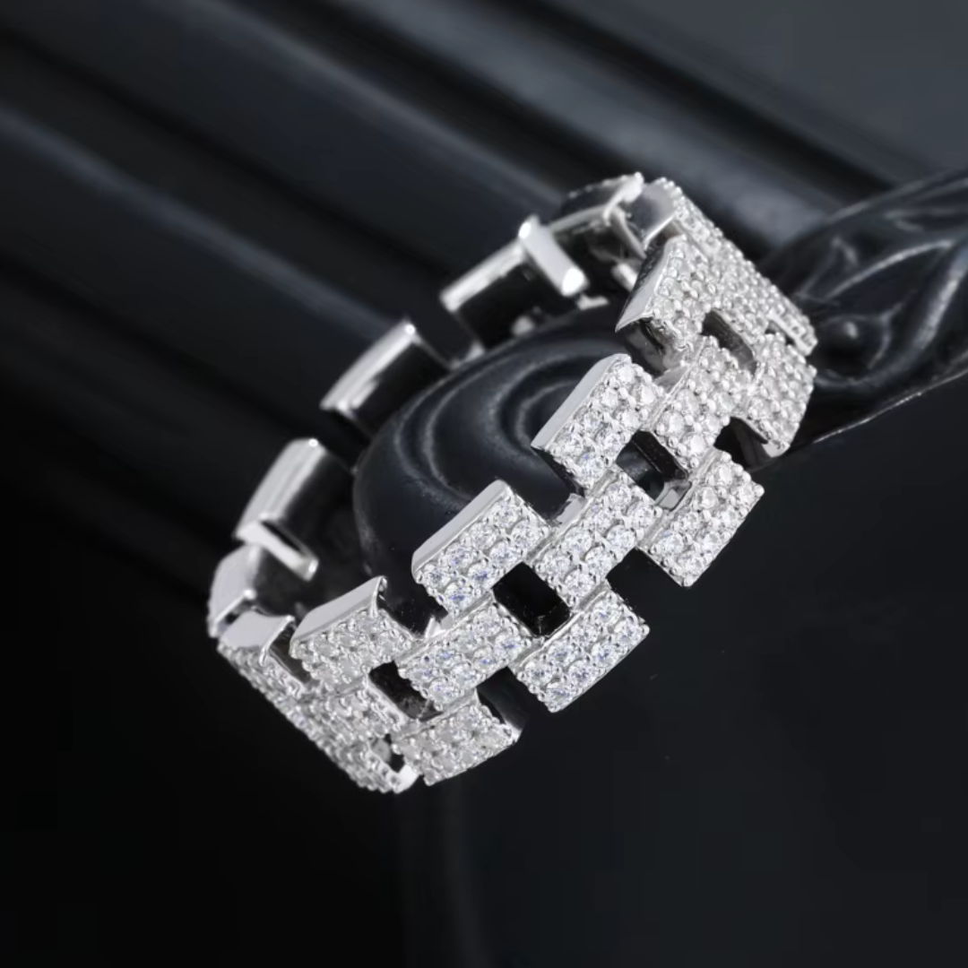 Le Bastion Pavé Ring