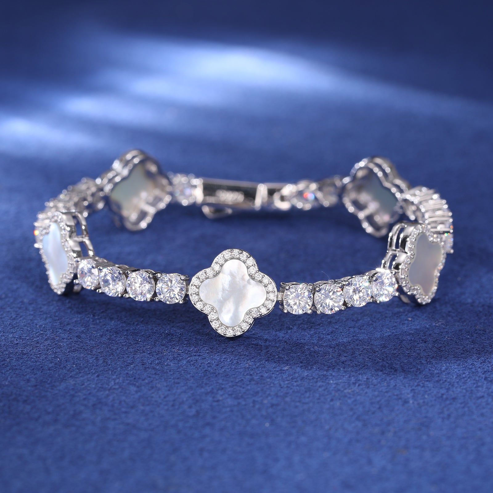 MOISSANITE PEARL CLOVER TENNIS BRACELET - WHITE GOLD 4MM - Sant Leclère