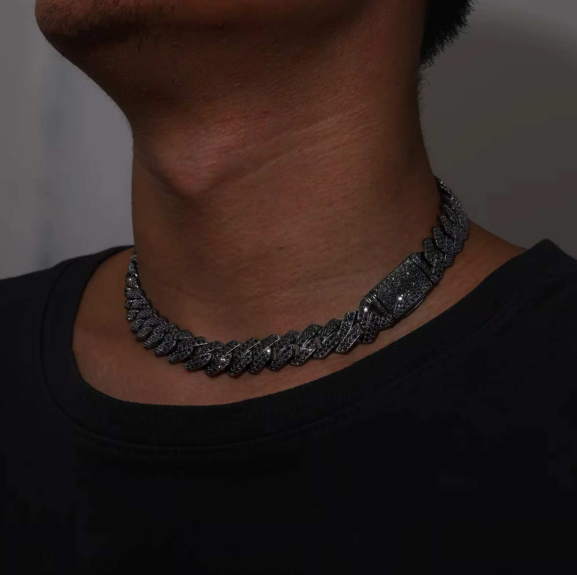 BLACK MOISSANITE DIAMOND CUBAN LINK CHAIN