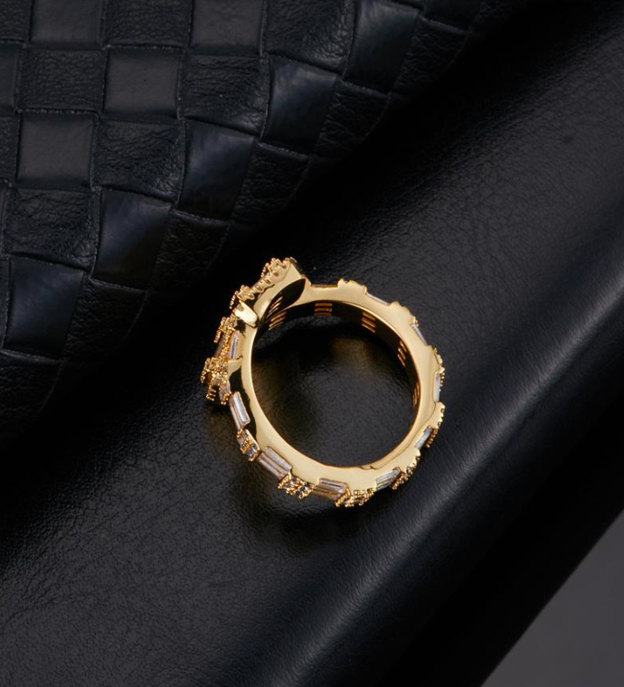 ICED BAGUETTE RING - 18K GOLD